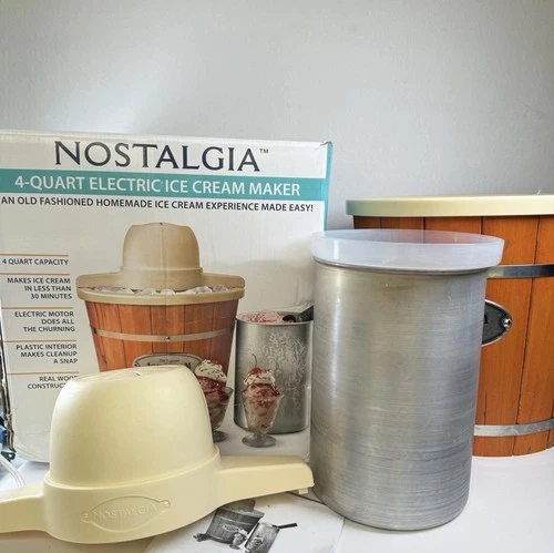 Nostalgia 4-Quart Electric Homemade Ice Cream Maker Old Fashioned Wooden Bucket