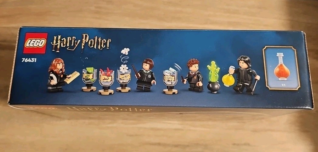 LEGO Harry Potter: Hogwarts Castle: Potions Class (76431) New In
