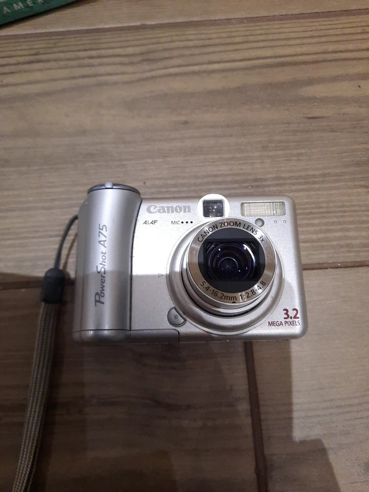 Canon PowerShot A75 Silver Compact Digital Camera - 3.2megapixel #84a - Image 3 of 4