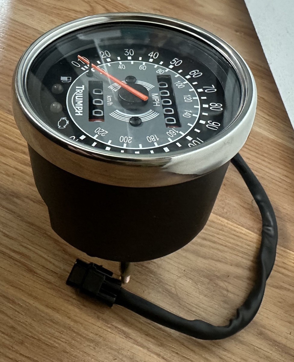 TRIUMPH BONNEVILLE T100 SE SCRAMBLER EFI 900 SPEEDOMETER SPEEDO