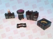 SIEMENS 3SB3243-0AA21 / 3SB32430AA21 (NEW IN BOX)