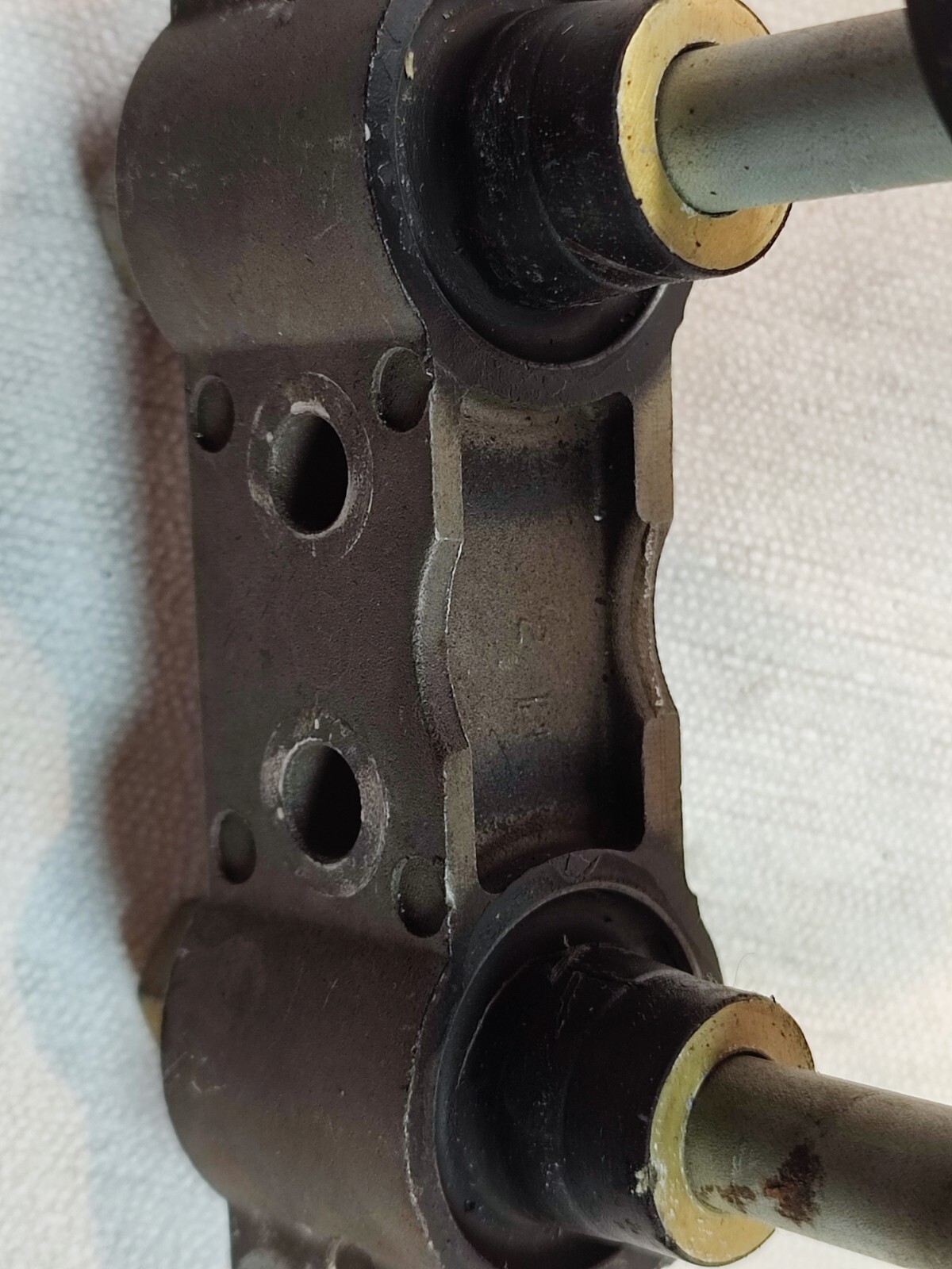 881899, 8M0009665 MOUNT Upper, BOLT (M12 x 154) 42973 2pcs Mercury  