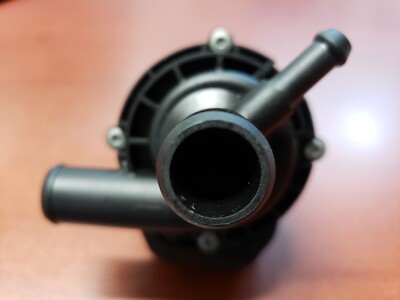 MBENZ A2118350028 AUX WATER PUMP: 1 IN-2 OUT | W218 CL550 W204