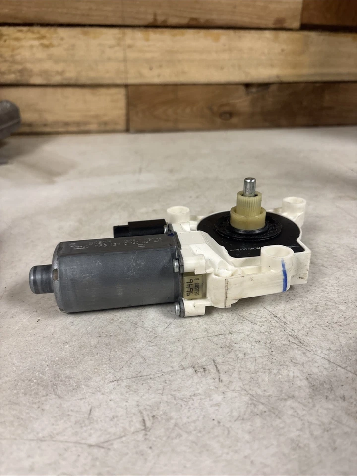 2008 Dodge Grand Caravan Front Right Door Window Motor 130821471 - Image 4 of 4