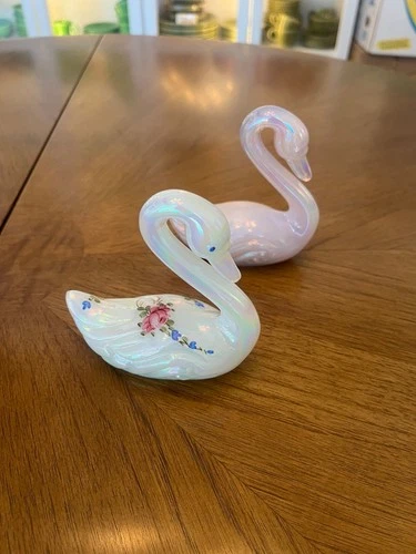 Pair of Vintage Fenton Art Glass Swans Rose & Ivory Pearl Finish Artist Signed