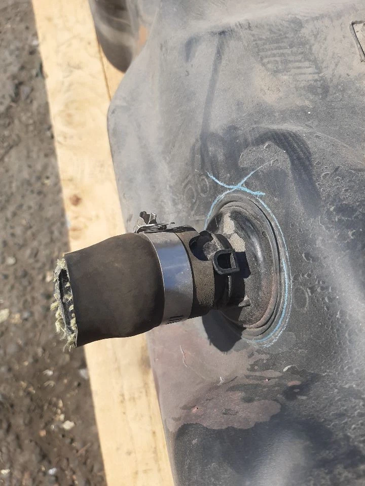 Chevrolet Sonic 2012-2016 tanque de combustible motor de 1,4 L 12,2 galones 96896415 Foto 3 de 4