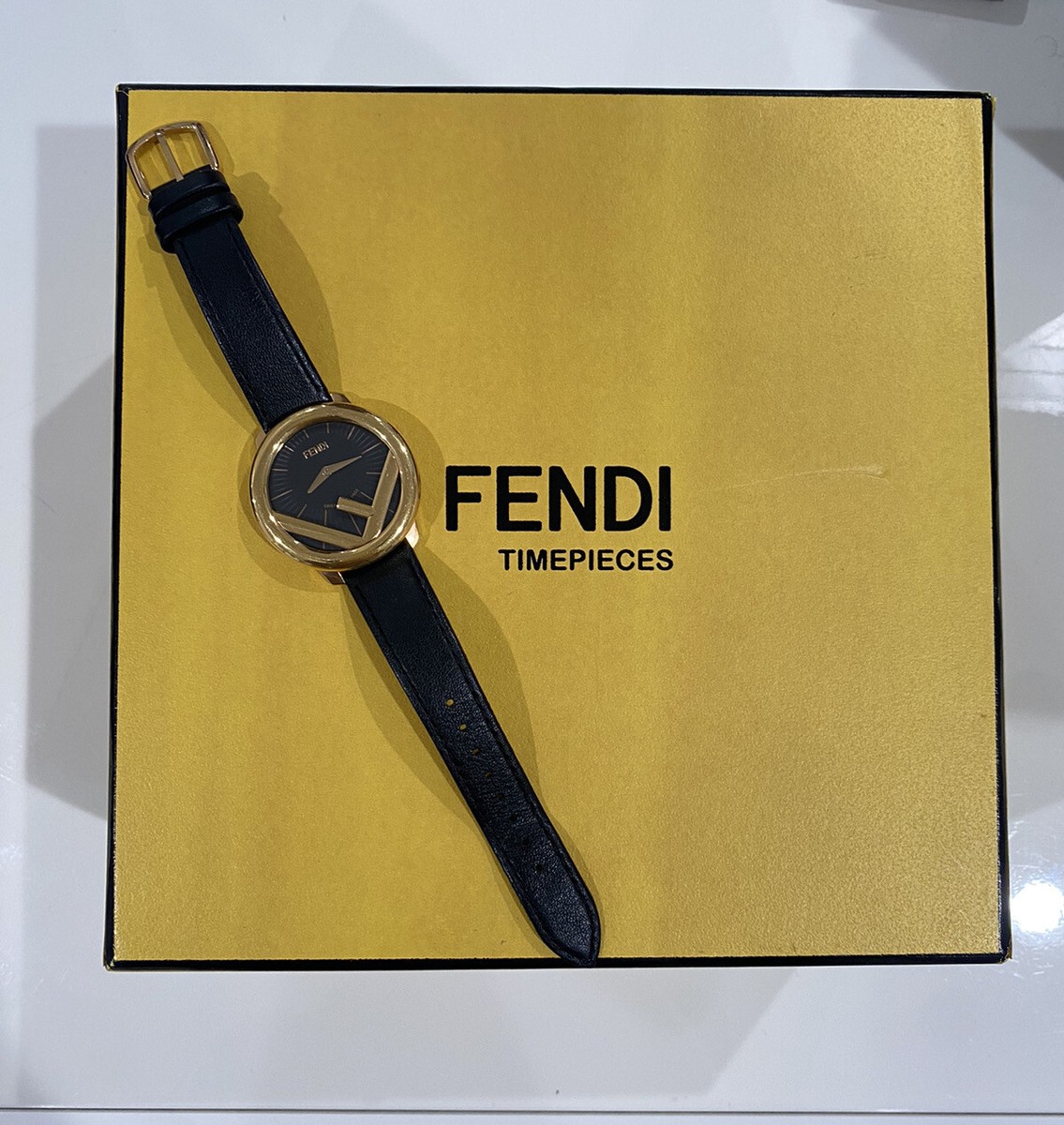 稀少 FENDI(フェンディ) Run Away Leather Ladies Watch Fendi Womens Run Away Watches | Direct Luxury