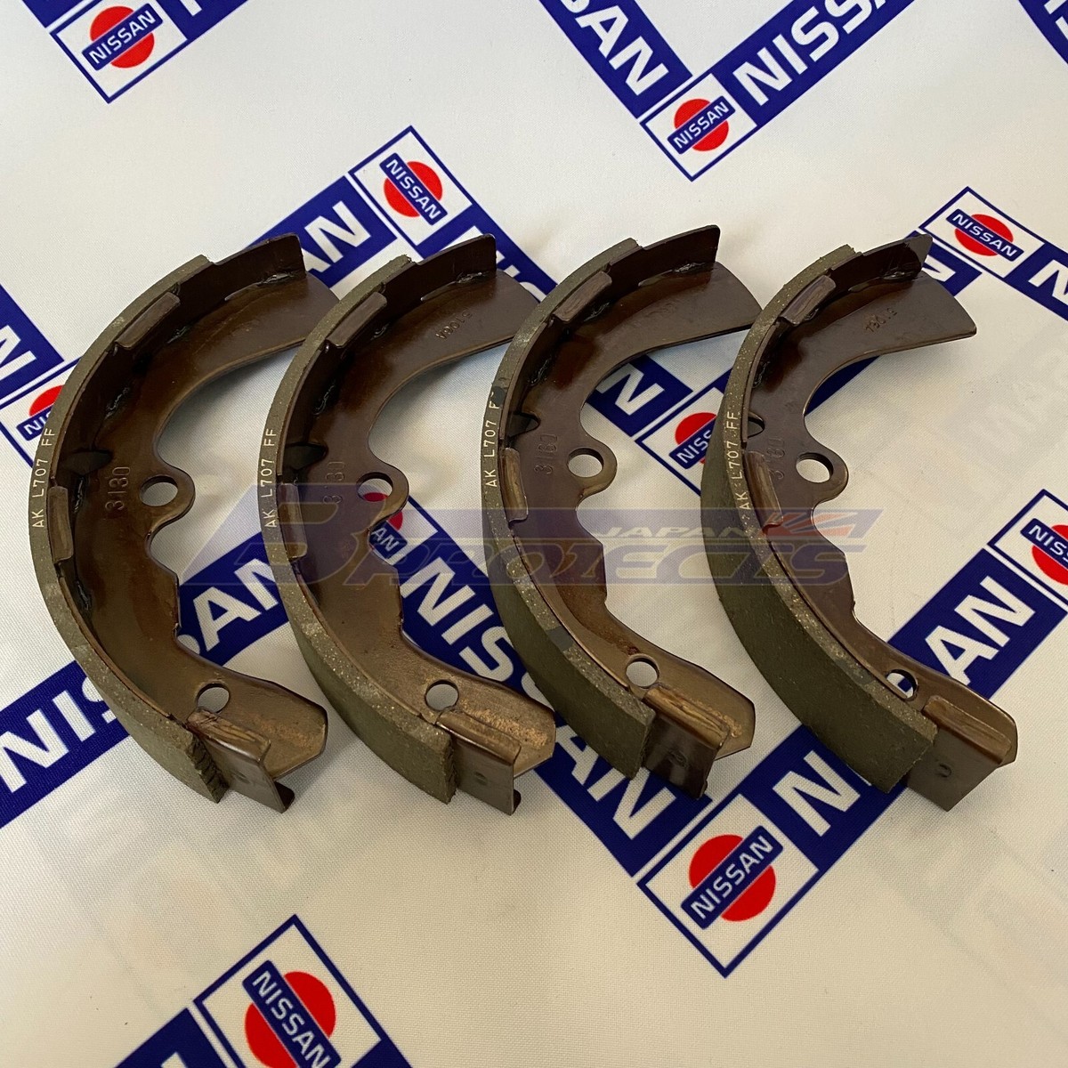 DATSUN 1000 1200 Front Brake Shoes Genuine (Fits NISSAN B10 B110