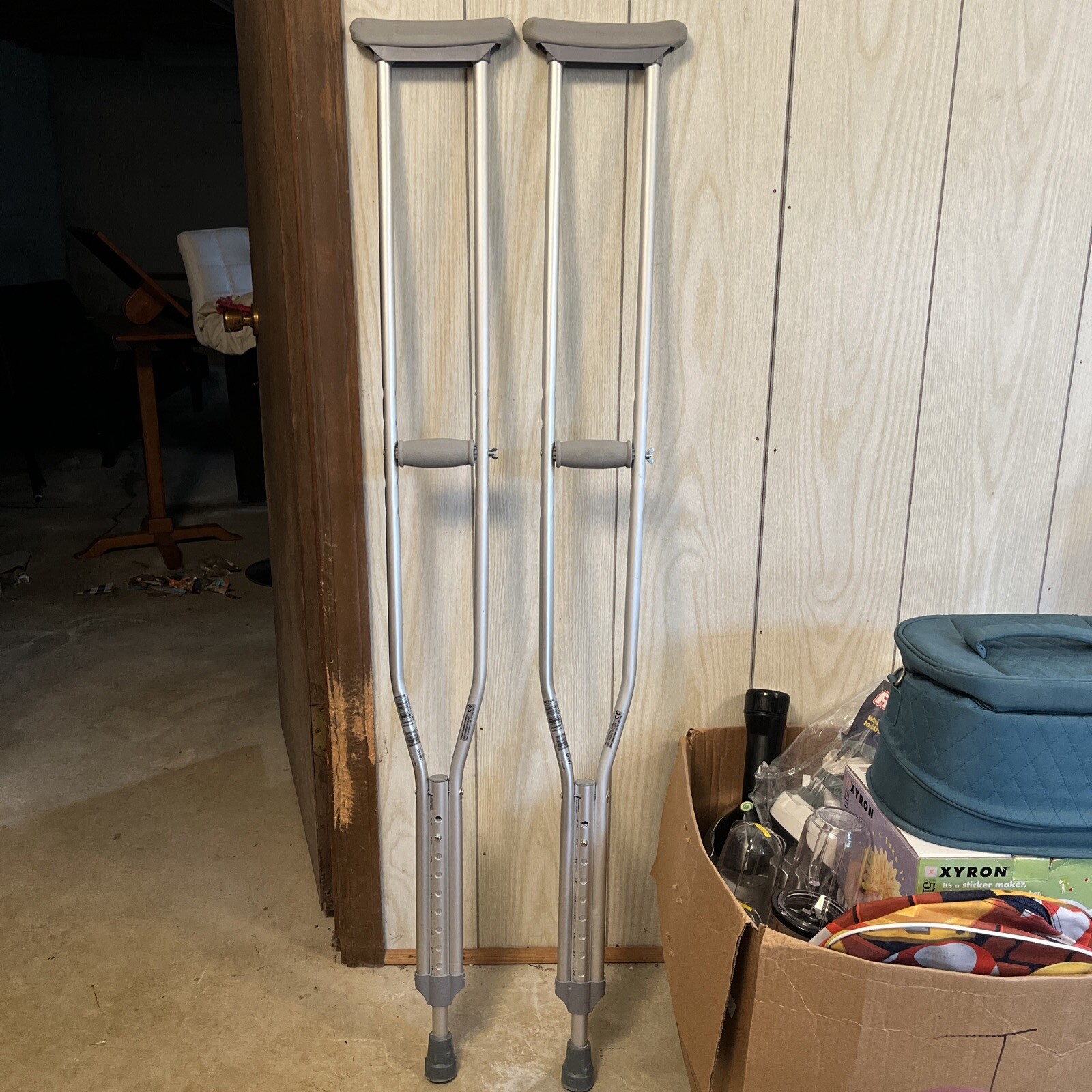 Drive Aluminum Crutches 104021 HX59JP Tool Free Adjustment Tall 5'10