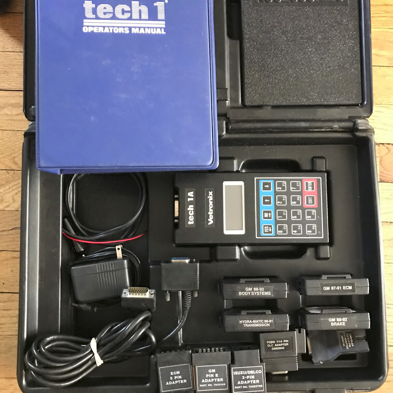 Vetronix Tech-1A Scan Tool, Cartridges, Adapters, Case, Manuals GM Techline