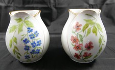 VINTAGE COPPIA VASI PORCELLANA DECORATI A MANO ARREDO TAVOLA IDEA REGALO