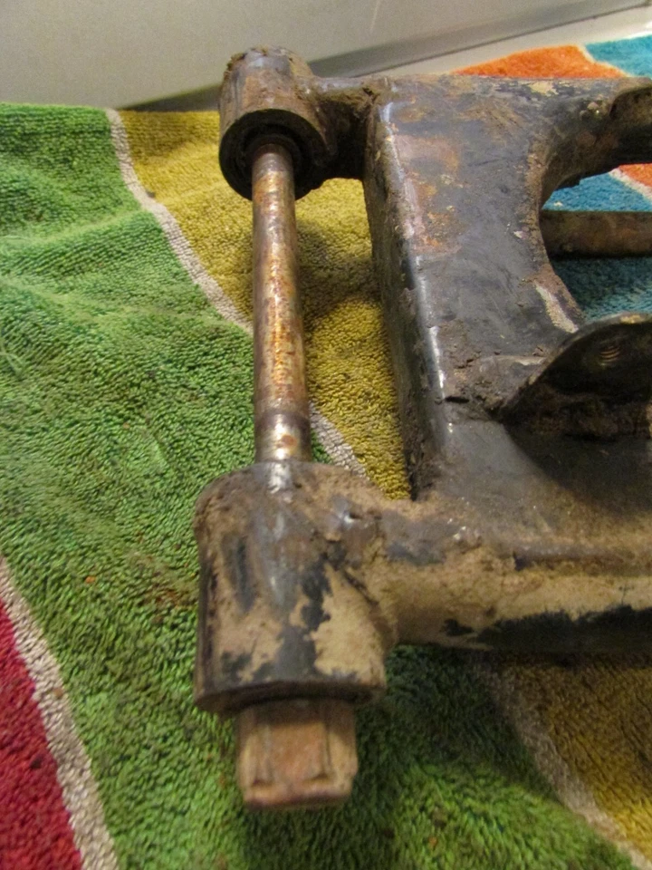 Yamaha DT100 1978 basculante brazo oscilante suspensión Foto 2 de 4