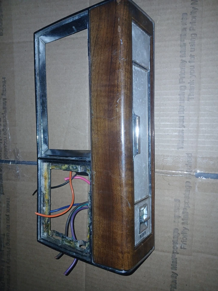 1980-1989 CADILLAC DEVILLE FLEETWOOD BROUGHAM Cinzeiro Interruptor de Janela Traseira Esquerda - Imagem 2 de 4