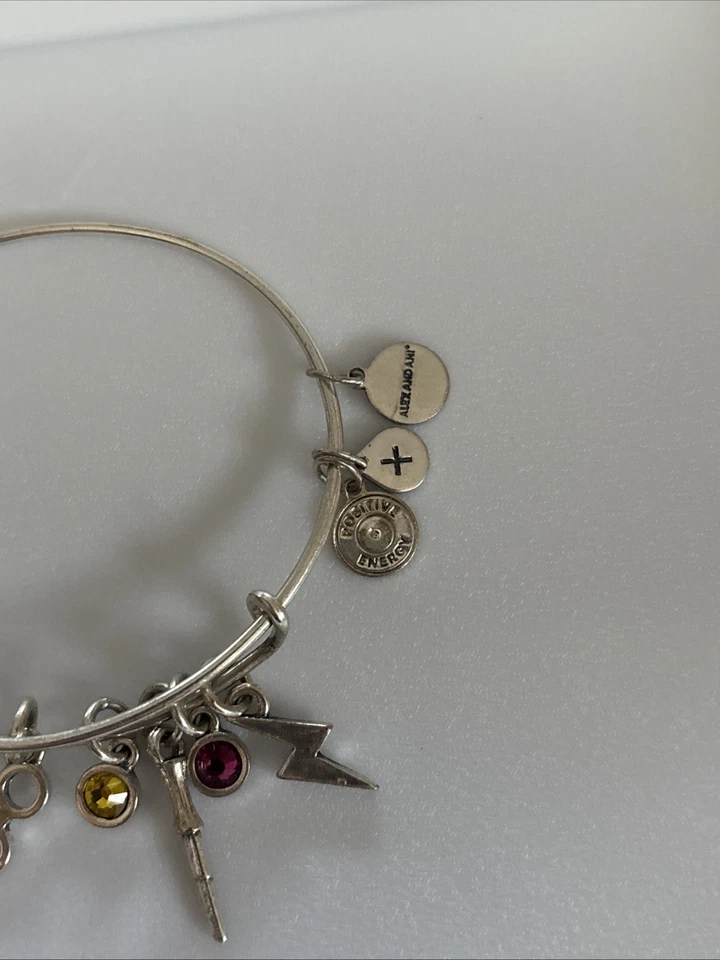 Alex & Ani Harry Potter Dijes Gafas, Varita, Rayo, Gemas Rojas y Amarillas Foto 2 de 3