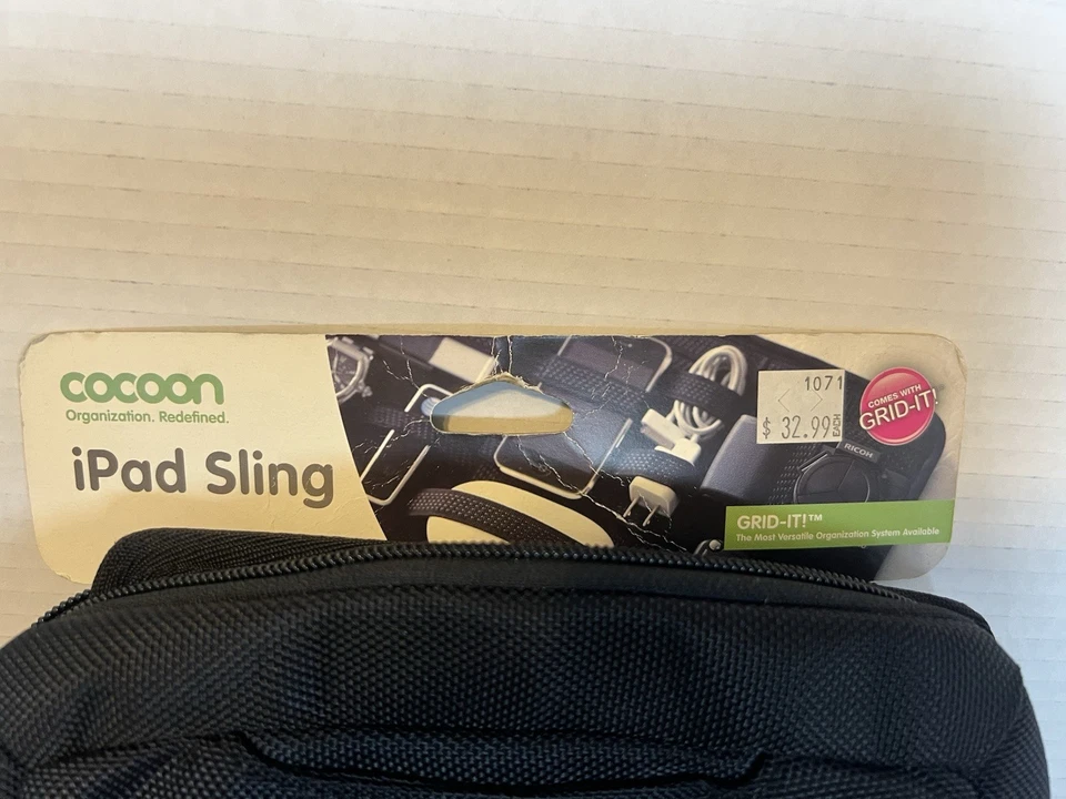 Eslinga mensajera Cocoon CGB150 negra verde lima para computadora Apple iPad con cuadrícula Foto 3 de 4