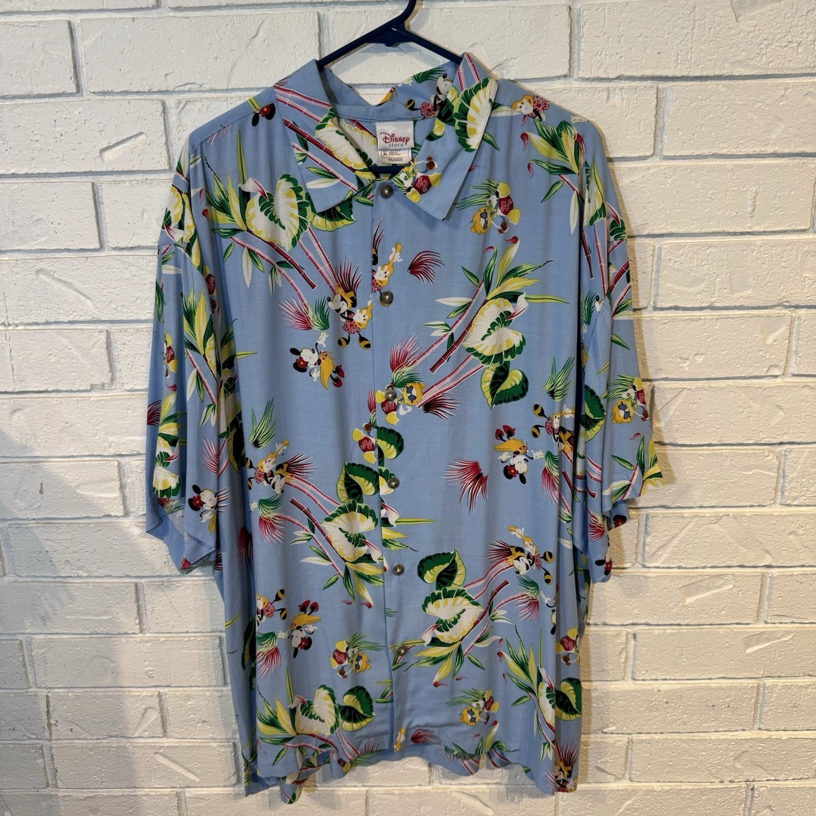 Disney Tropical Mickey Hawaiian Shirt Mens XL
Opens in a new window or tab