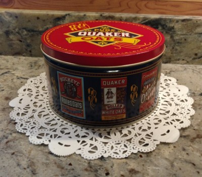 1983 OLD FASHIONED QUAKER OATS LIMITED EDITION TIN WITH COOKIE RECIPE