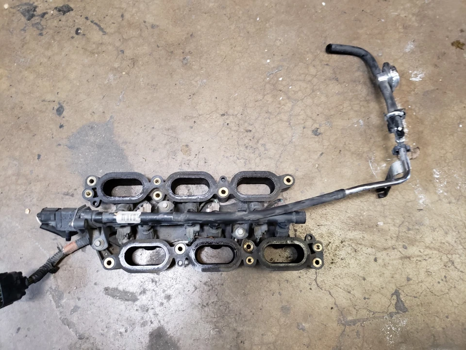 Lincoln LS V6 2000 3,0 colector de admisión inferior inyectores de combustible riel Foto 2 de 2