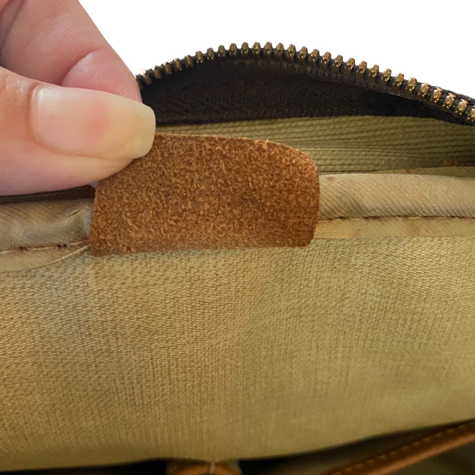 Louis Vuitton Authenticated Monogram Deauville Lu… - image 14