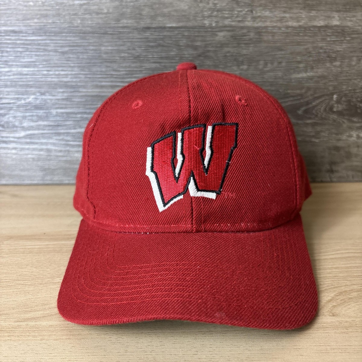 Vintage Wisconsin Badgers Hat Cap Fitted Mens 7 1/8 NCAA Baseball