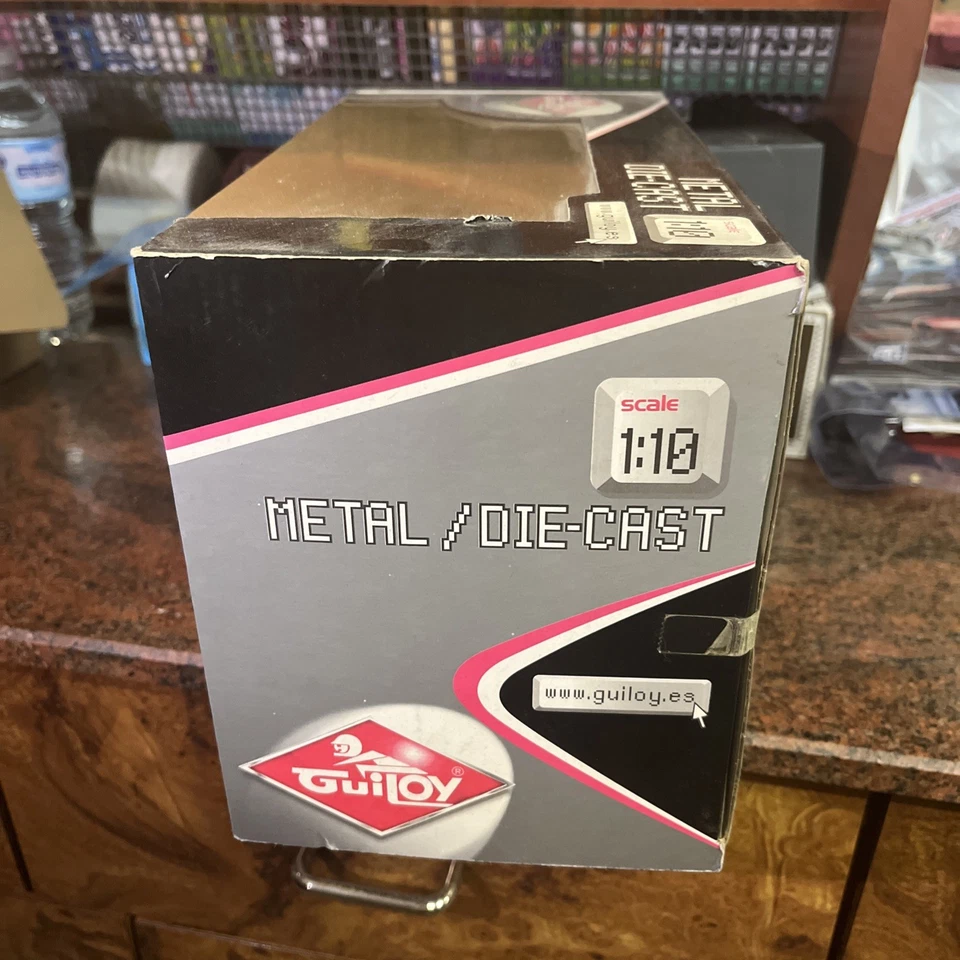 VALENTINO ROSSI YAMAHA YZRM1 team GAULOISES FORTUNA Guiloy 1/10 YAMAHA COD 13626 - Immagine 2 di 4