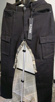 KDNK Men s Black Dark Wash Denim Cargo Jeans Slim Fit Flared New w/ Tags 32×32