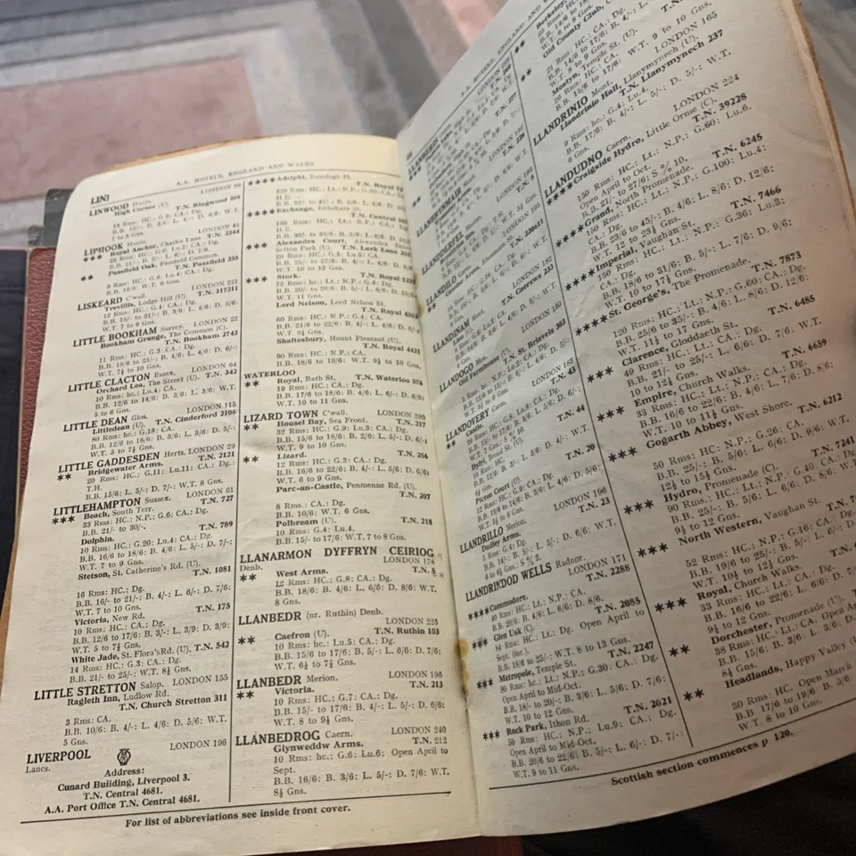 The AA Hotel Guide Book 1953.  Paperback Copy in Decent Condition. - Image 3 of 4