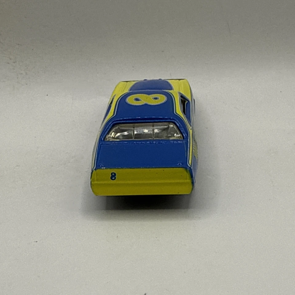 Dodge Lifetime Series NASCAR 1997 Winner's Circle #8 Dale Earnhardt 1975 1:64 Foto 4 de 4