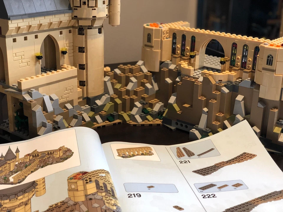 Totalmente Nuevo Harry Potter Réplica Castillo de Hogwarts 6020 piezas Modelo 71043 como LEG0 Foto 3 de 4