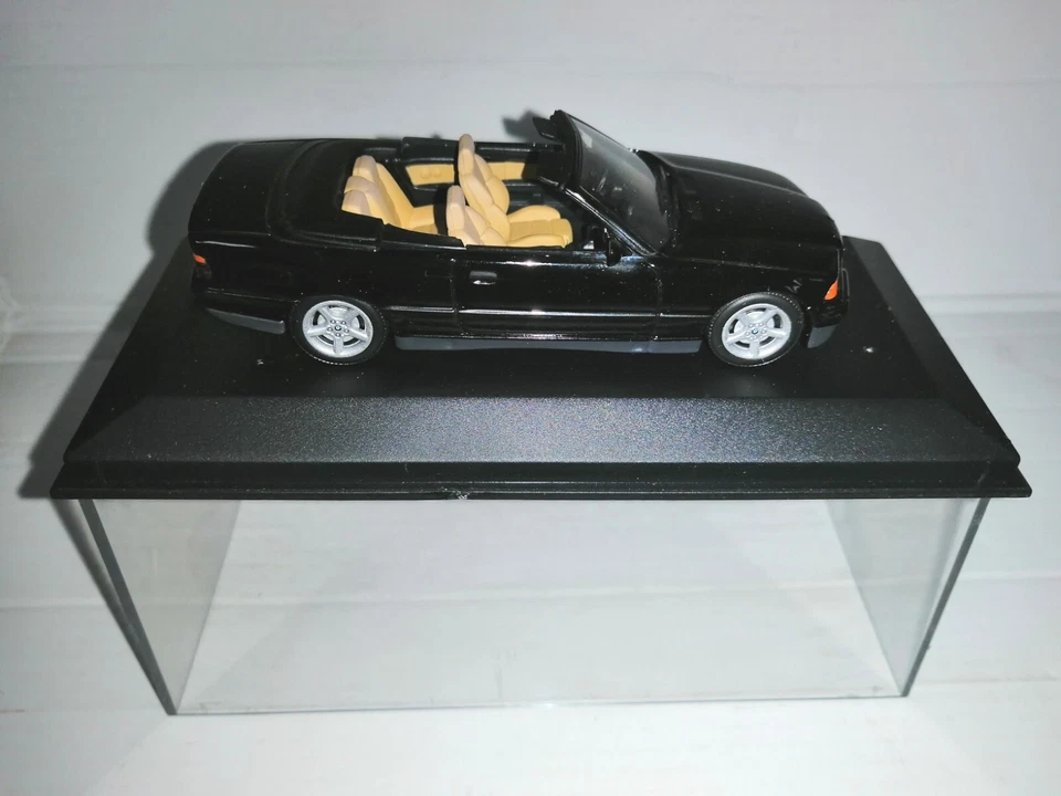 BMW 3ER CABRIO MINICHAMPS SCALA 1/43 - Immagine 2 di 4