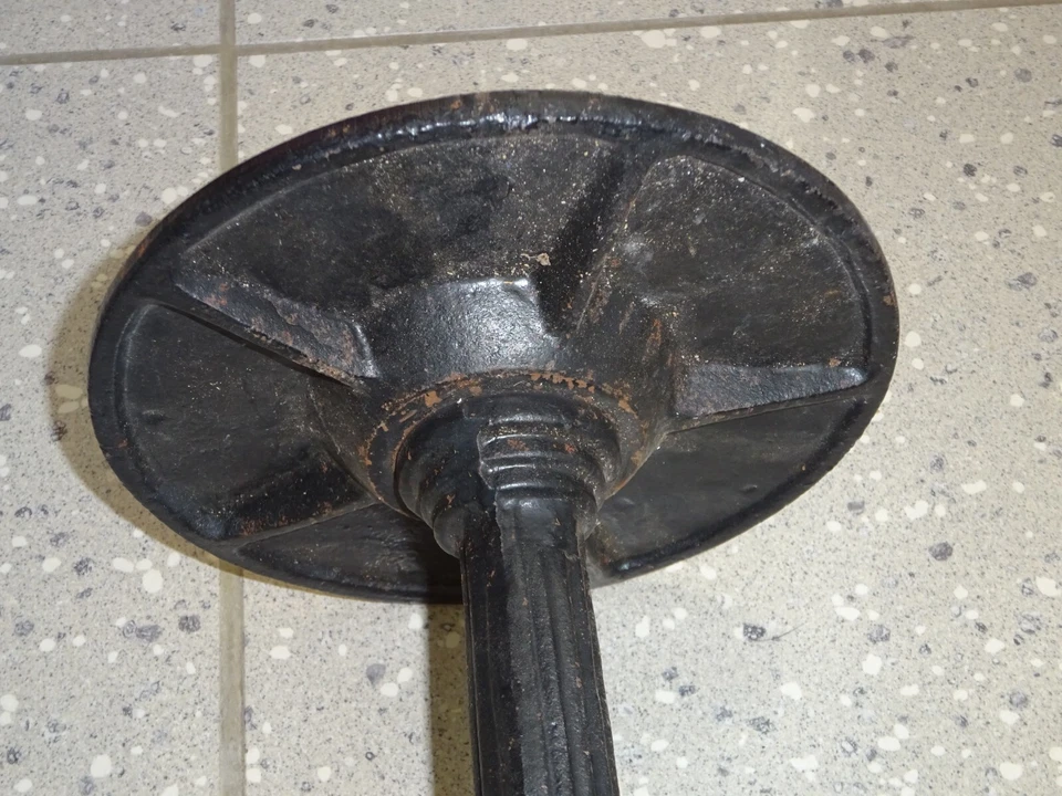 PIED en fonte guéridon BISTROT Vintage - Photo 3/4