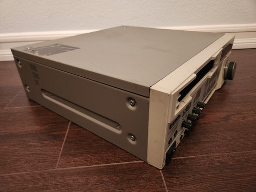 Panasonic AG-DS555 S-VHS Video Cassette Recorder *Power On - No Further Testing* - 第 6/11 張圖片