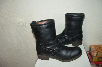 clarks black leather boots