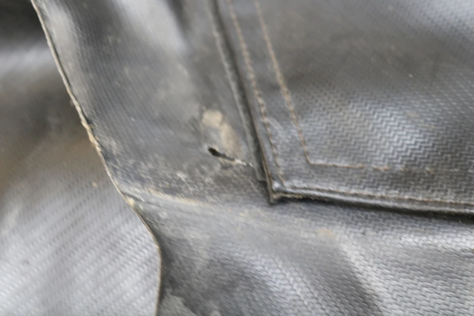 Ski-doo Summit X 800 800r 2007 rev 144" tanque de gasolina cubierta de combustible sujetador Foto 4 de 4