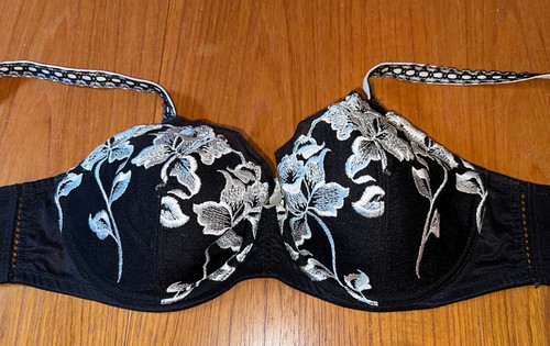 Cacique, White Embroidered Floral Accent on Black Demi Cup Underwire Bra Sz 40C - Picture 10 of 19