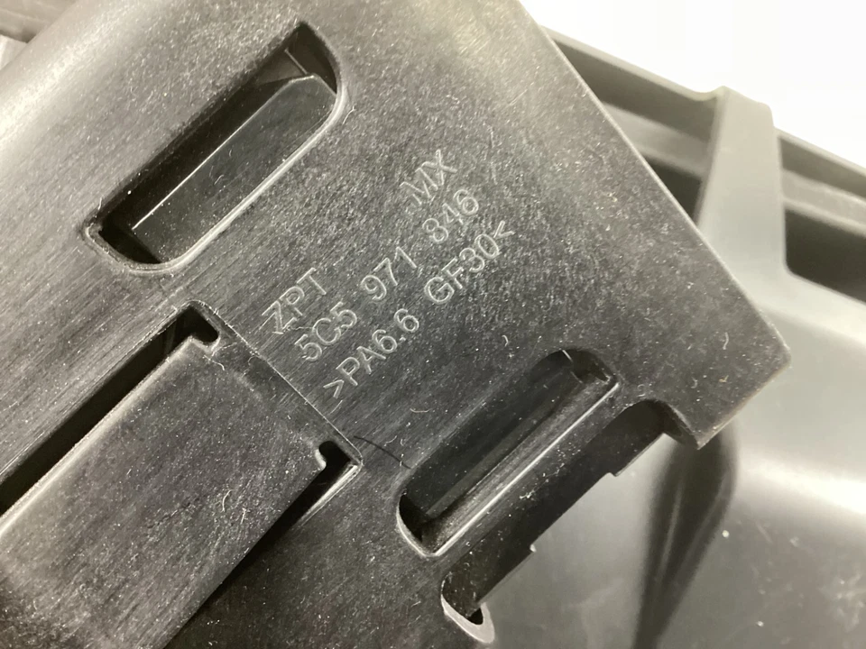 2012-2019 年大众甲壳虫后仪表板手套盒隔层 5C5800375 原始设备制造商。 — 第 3/4 张图片