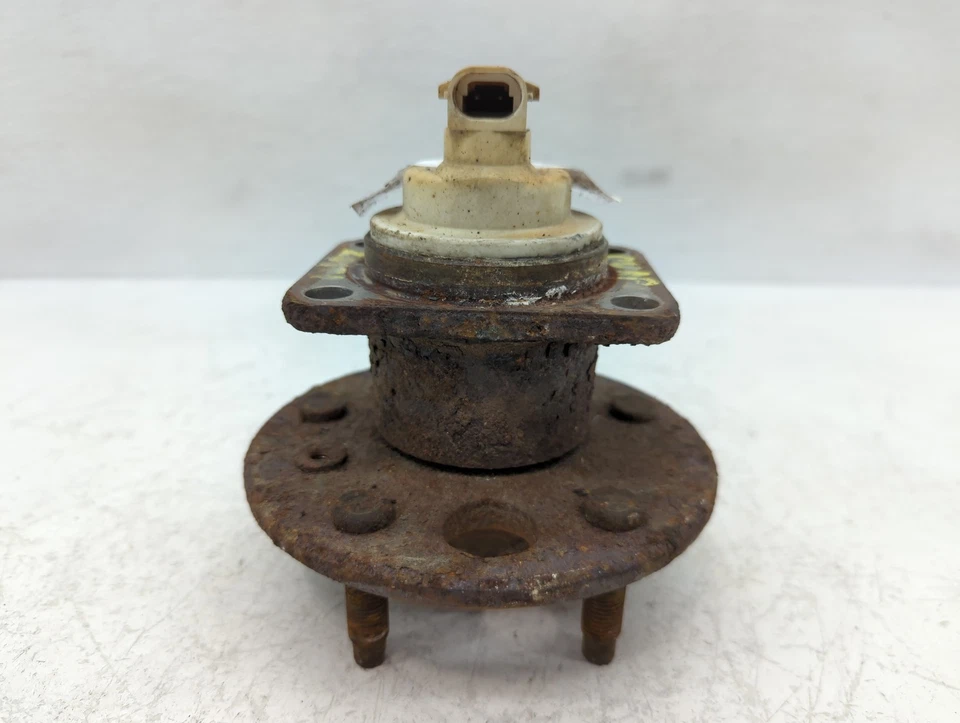 Buje de rueda delantera para conductor Toyota Prius 2010-2015 fabricante original REUY9 Foto 2 de 4