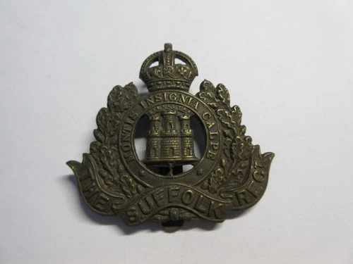 Vintage WW1, WW2 Suffolk Regiment MILITARY CAP BADGE