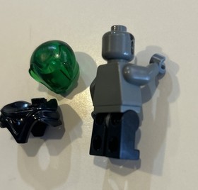 LEGO Minifigure Space Insectoids Zotaxian with Armor - Alien Insectoids 6977