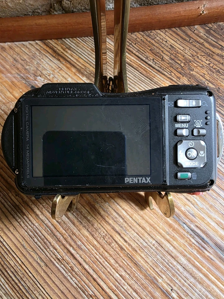 Cámara digital submarina impermeable Pentax Optio WG-10 GPS roja sin probar Foto 2 de 4