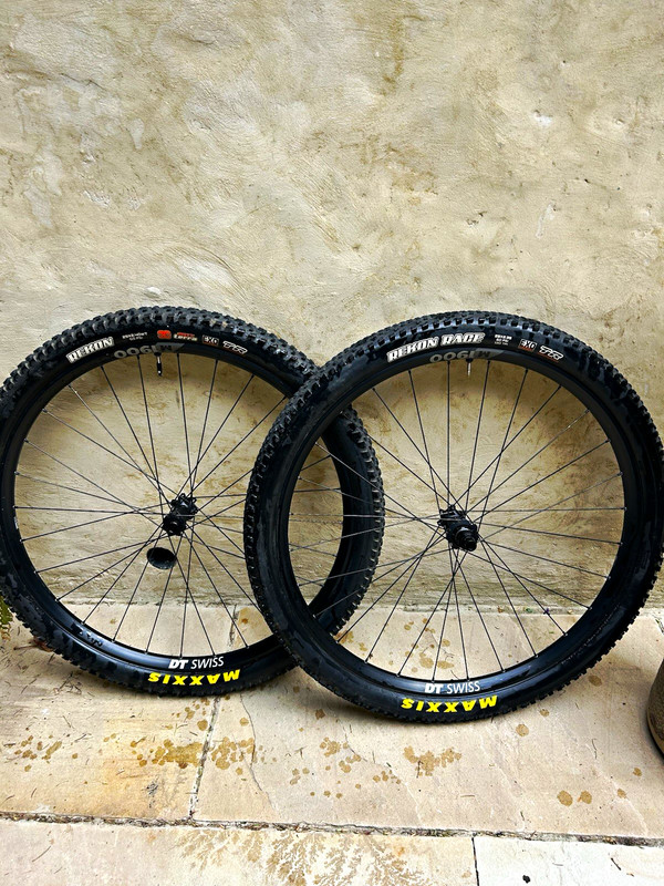 DT Swiss M 1900 29in Tubeless Disc MTB Wheelset with Maxxis Tyres