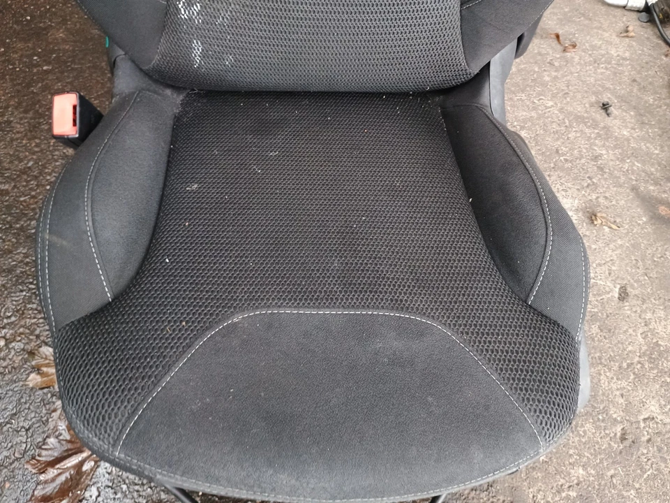 CITROEN DS3 2014 3 DOOR NSF PASSENGER SIDE FRONT SEAT ASSEMBLY - Image 3 of 4