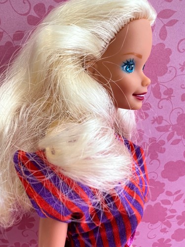 VTG Mattel Barbie Style Doll 1992 w Stripes & Polka Dot Dress Pre-Owned No Shoes - Picture 4 of 6