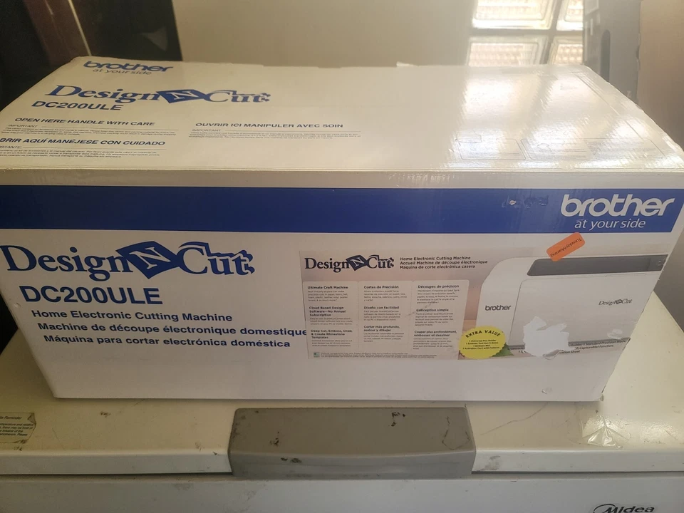 Cortadora electrónica Brother Design N Cut Foto 2 de 4