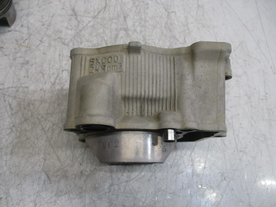 Yamaha yz250f yz 250 f 2004 04 Cylinder jug. - Image 2 of 4