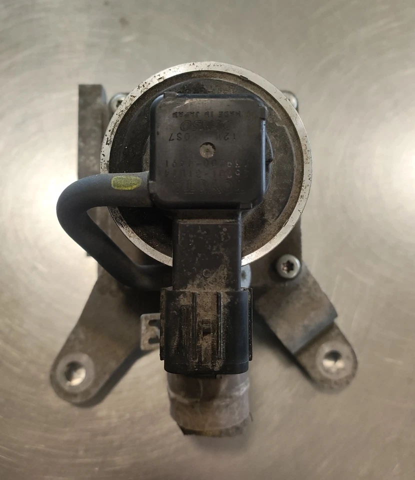 Toyota 2013-23 4 corredores control de válvula de emisión derecha 25701-31013 OEM Foto 3 de 4