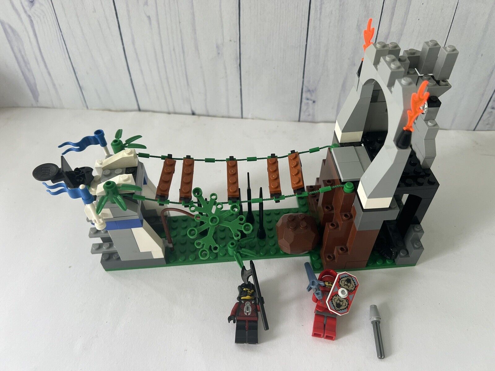 Lego # 8778 Castle Knights Kingdom Border Ambush w/ Minifigures ~ Retired
