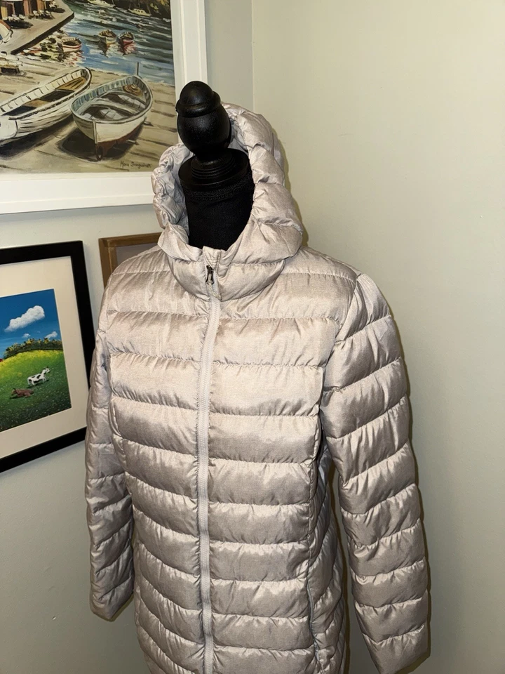 Chaqueta acolchada Eddie Bauer Parka Mujer MD Gris Cremallera completa Con capucha Embalable Foto 2 de 4