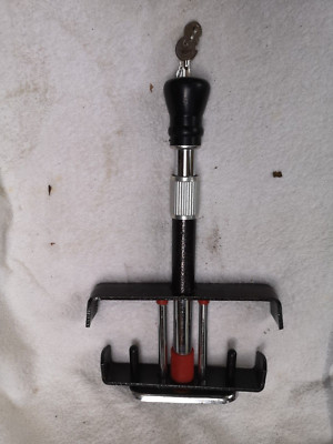 Carpoint Pedal Lock security device with 2 keys