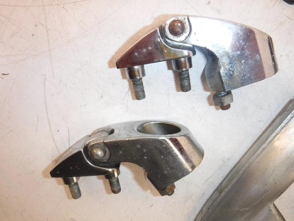 Yamaha SL433 1974 capó delantero cubierta bisagra juego de soportes Foto 3 de 4